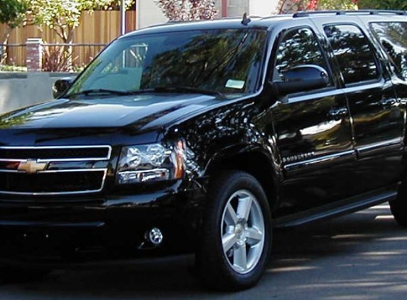 Alisha Limos & Towncar service - Kent, WA