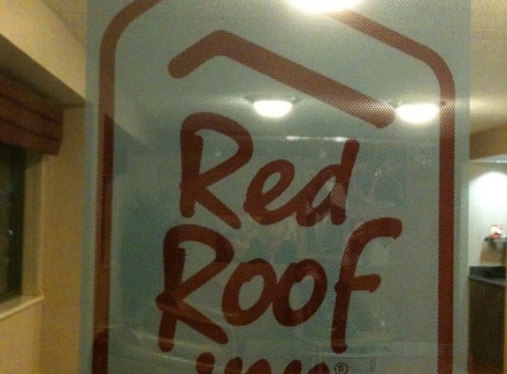 Red Roof Inn - Belleville, MI