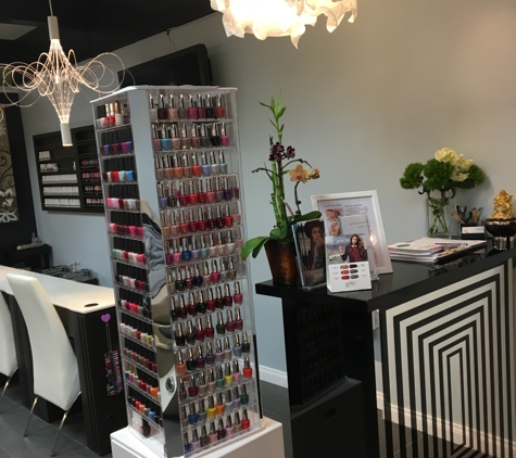 Del Mar Nails & Spa - Corona Del Mar, CA