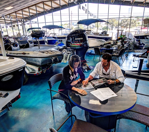 Austin Boats & Motors - Lakeway, TX