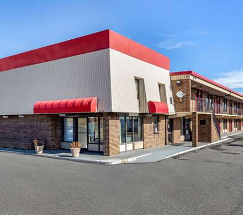 Econo Lodge - Creedmoor, NC