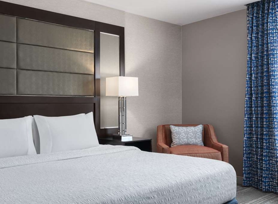 Hampton Inn & Suites Worcester - Worcester, MA