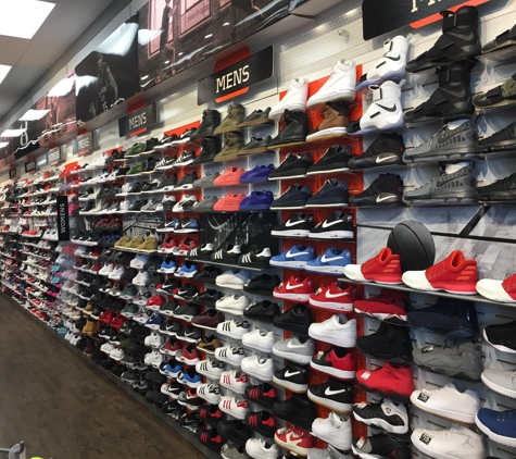 Hibbett Sports - Jackson, MS