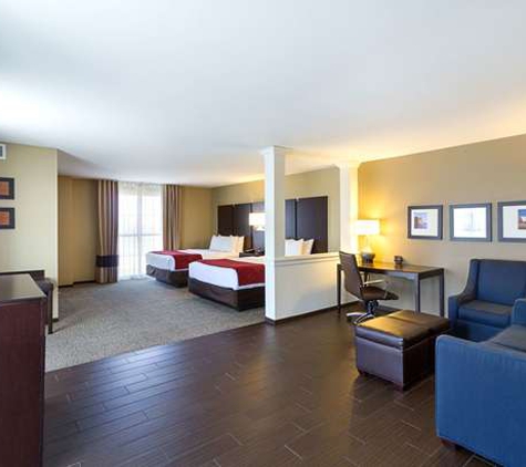 Comfort Suites & Conference Center - Worthington, MN