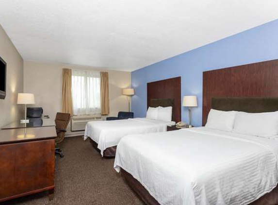 Days Inn and Suites by Wyndham Hammond, IN - Hammond, IN