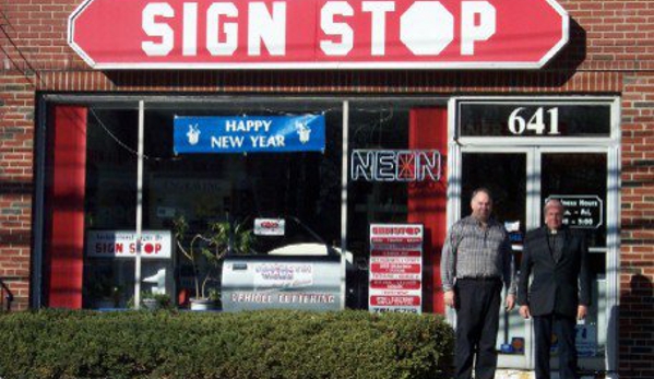 Sign Stop - White Plains, NY