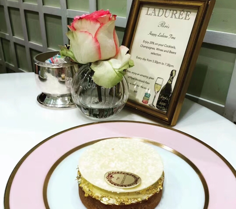 Ladurée - Beverly Hills, CA