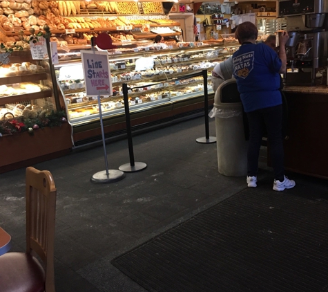 Pinho's Bakery - Roselle, NJ