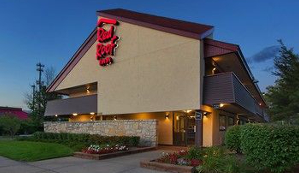 Red Roof Inn - Warren, MI