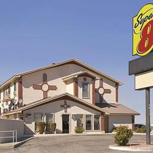 Super 8 by Wyndham Carlsbad - Carlsbad, NM