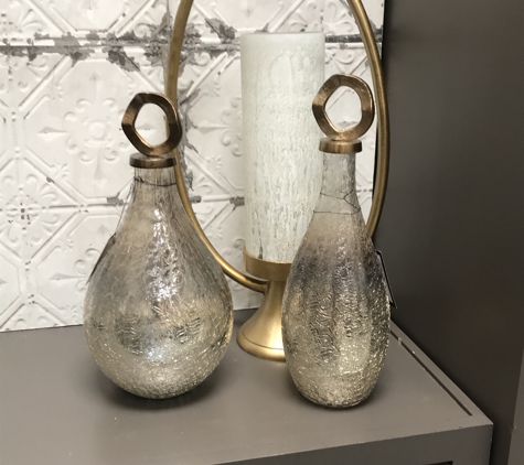 Model Home Accents - Sacramento, CA