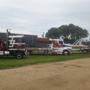 Bairnsdale Accident Towing - Bairnsdale, VIC. Tilt Trays Towing