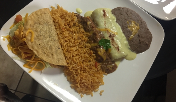 El Arroyo Mod- Mex Kitchen - Athens, TX