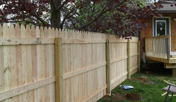 Knickerbocker fence and deck - Norvell, MI