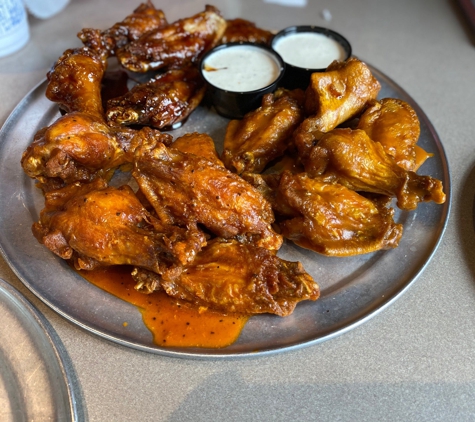 Pluckers Wing Bar - Cypress, TX