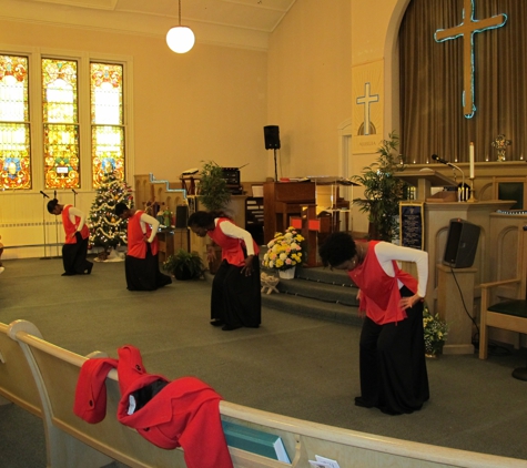 Grace Bible Church - Shelton, CT. Praise Dance