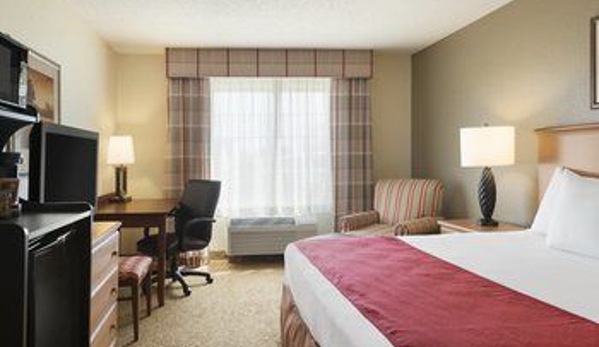 Country Inns & Suites - Davenport, IA