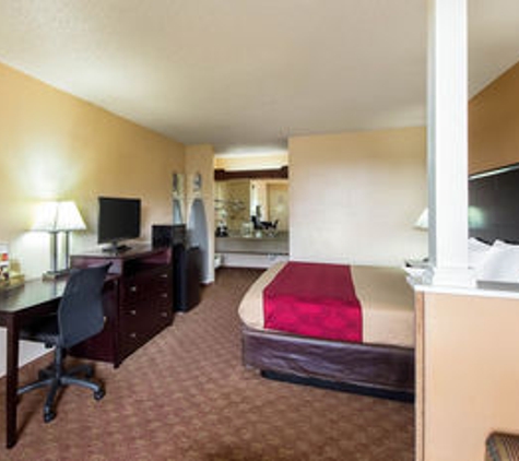 Econo Lodge - San Antonio, TX