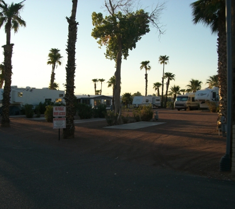 Rainbo Beach Resort - Needles, CA