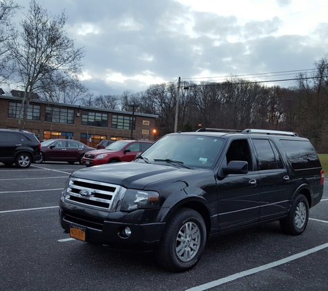 Aaron Limousines Ltd - Wantagh, NY. Look at what a clean car I rode in today! 