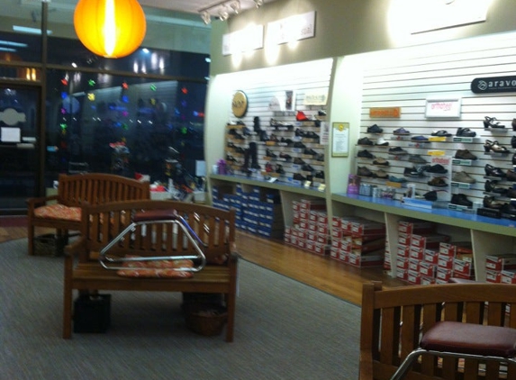 Shoes N Feet Shoe Center - Bellevue, WA