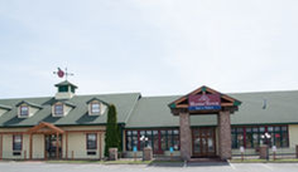 HomeTown Inn & Suites - Belle Plaine, MN