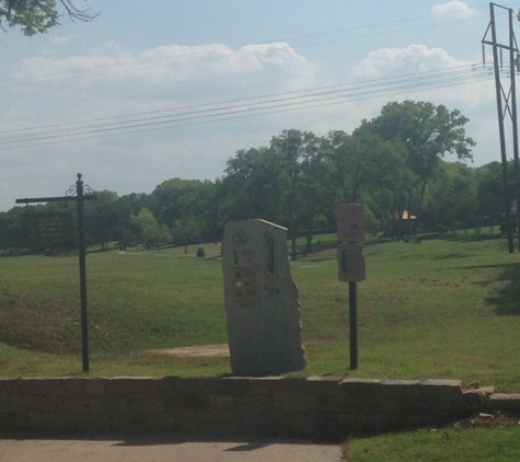 Grand Oaks Golf Club - Grand Prairie, TX