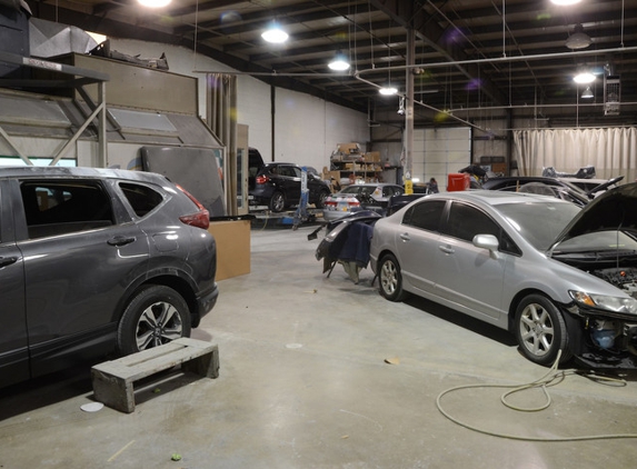 St. Charles Collision Experts - St. Charles, IL