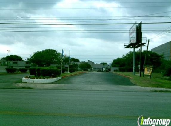 Broadway Place Apartments - San Antonio, TX