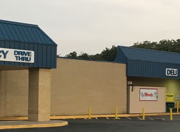 Woods Supermarket - Stockton, MO