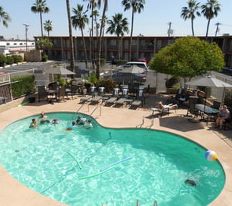 Quality Inn & Suites Phoenix NW - Sun City - Youngtown, AZ