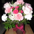 Suzie's Flowers and Gifts