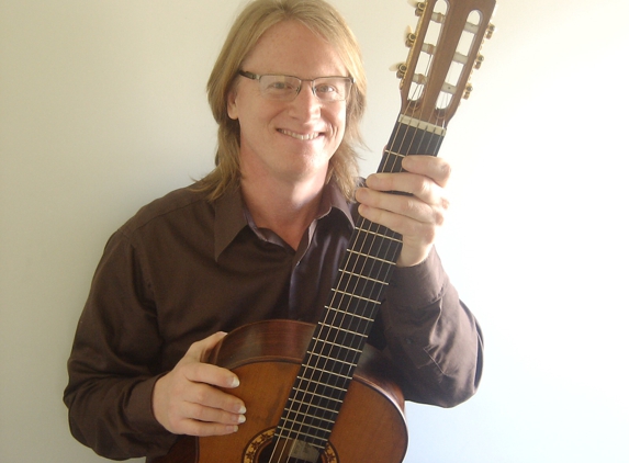 Daniel Quinn classical Guitar - Fort Wayne, IN