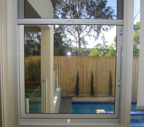 RETRACTASCREEN - Cheltenham, VIC