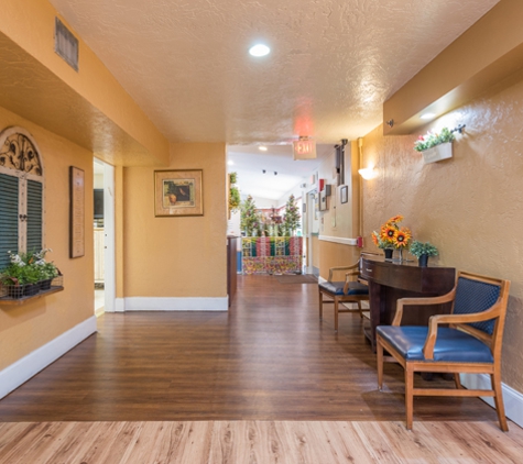 Colonial Assisted Living at Miami - Miami Gardens, FL