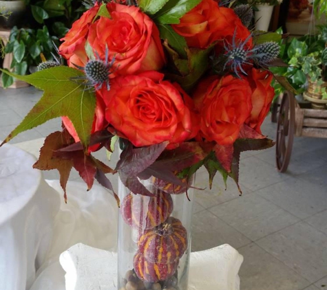 Tri City Florists & Weddings - Vista, CA