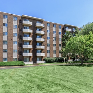 444 Park Apartments - Richmond Heights, OH