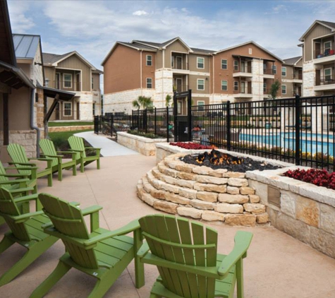 Mission Hill Apartments - New Braunfels, TX