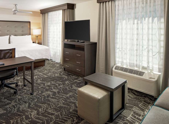 Homewood Suites by Hilton Ronkonkoma - Ronkonkoma, NY