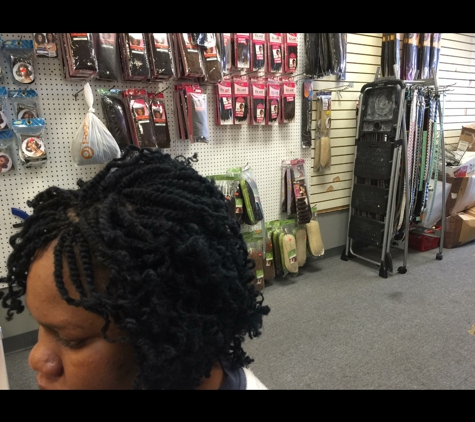 Black & Beautiful Hair Braiding and Beauty Supplies - Columbus, OH. Kinky twist