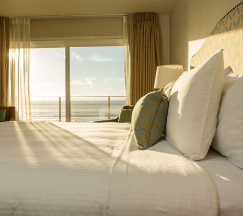 Pelican Shores Inn - Lincoln City, OR. Bed with a View