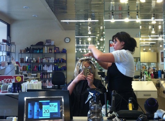 Regis Salons - West Bend, WI