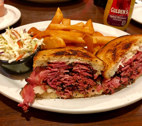 Famous Label's Delicatessen - Tarzana, CA