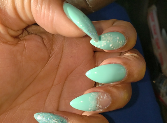 Vu Nail Salon - Baton Rouge, LA. Beautiful tiffany blue.