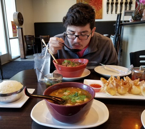 Monora Thai - Cerritos, CA