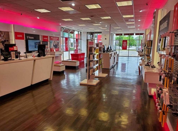 T-Mobile - Elmhurst, IL