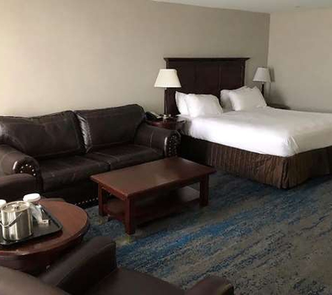 Ramada by Wyndham Cleveland Independence - Independence, OH