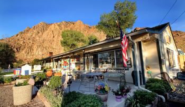 Meadowcliff Lodge & Restaurant - Coleville, CA