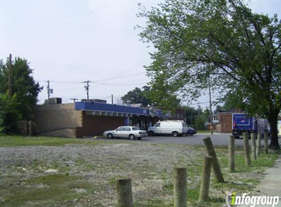 Collingwood Village Food Mart - Cleveland, OH