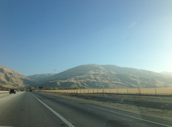 I-5 Food Mart - Coalinga, CA